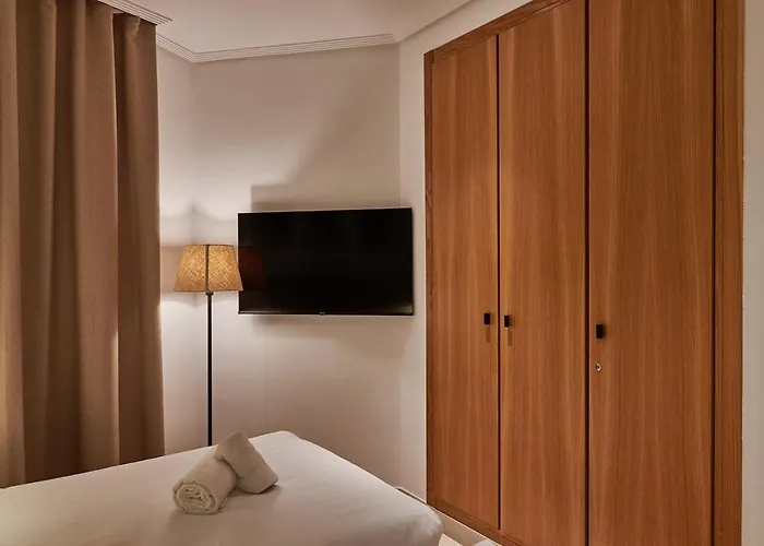Sea View Modern Flat Альборайя