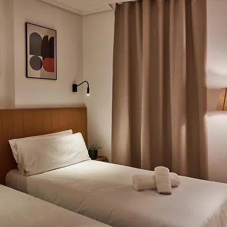 Sea View Modern Flat אלבוראיה
